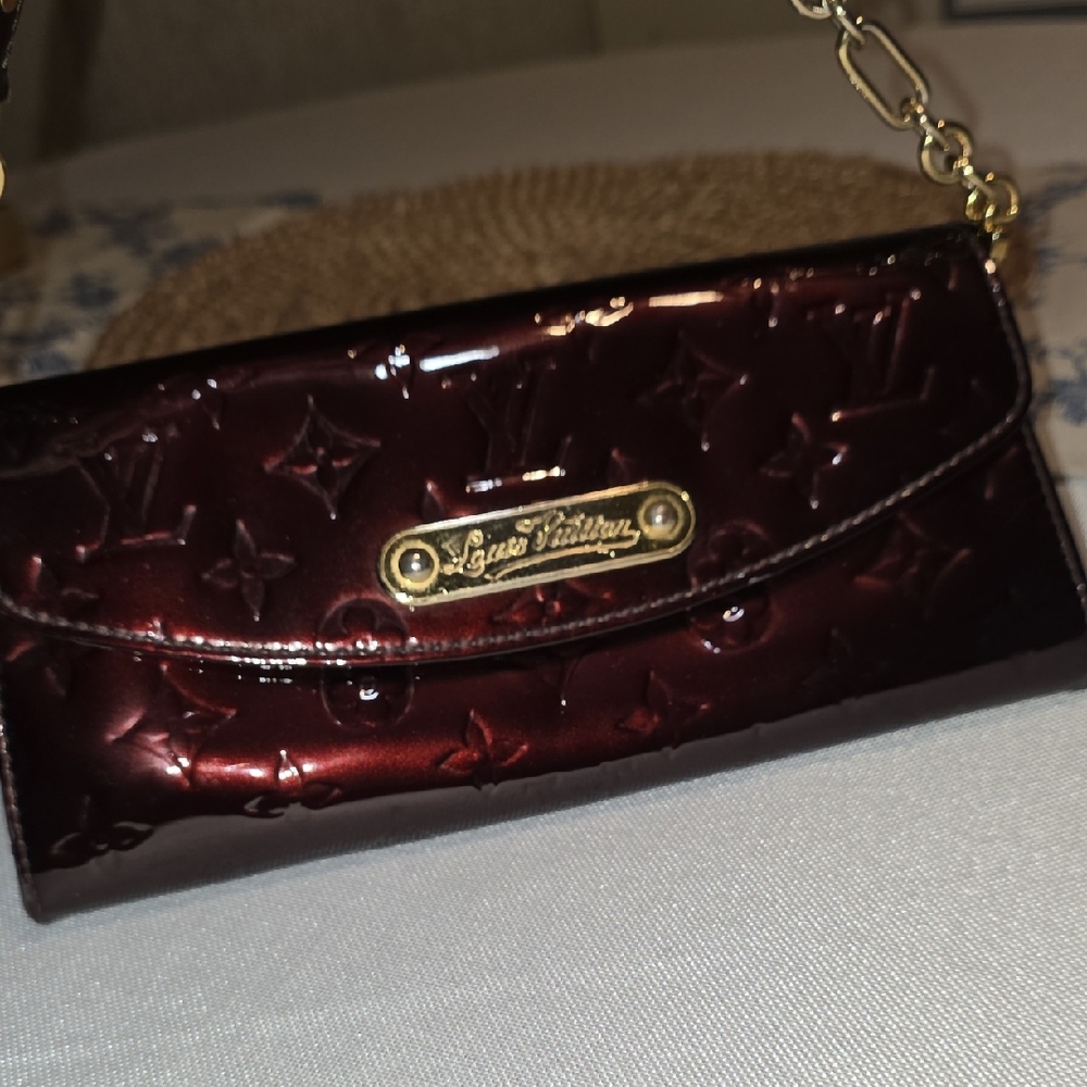 Louis Vuitton Patent Monogram Wristlet Clutch in Deep Wine - Picture 5 of 8